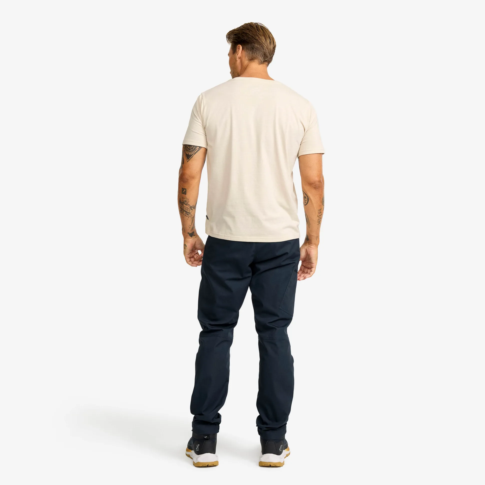 Easy Graphic Mount Lines T-shirt Miehet